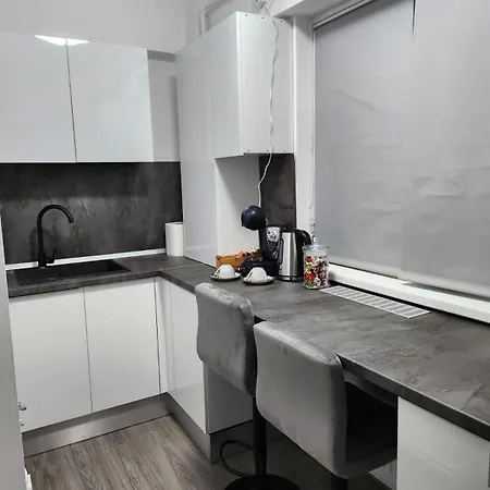 Garsoniera De Lux Cu Balcon Крайова